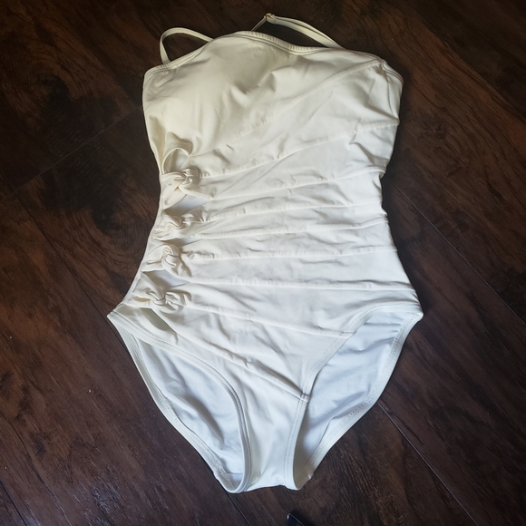 Carmen Marc Valvo 1PC Swimsuit - Picture 1 of 7